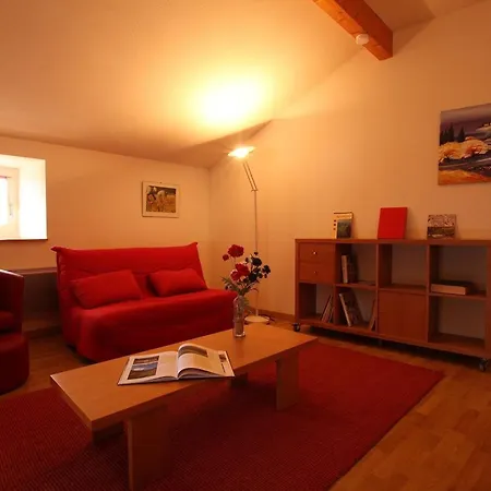 Ferienhaus Maison Pittoresque Avec Terrasse Et Bbq, Calme Pres De - Fr-1-582-124 *