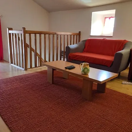 Σπίτι διακοπών Maison Pittoresque Avec Terrasse Et Bbq, Calme Pres De - Fr-1-582-124